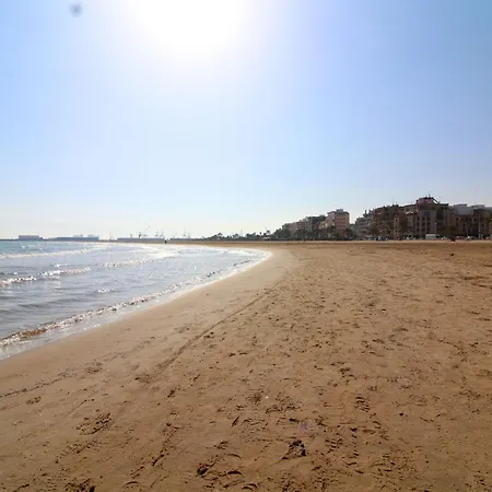 Global Properties, Practico Estudio Cerca De La Playa En