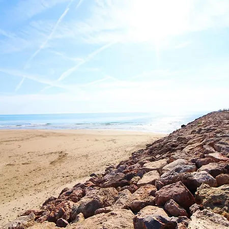 Lägenhet Global Properties, Practico Estudio Cerca De La Playa En *